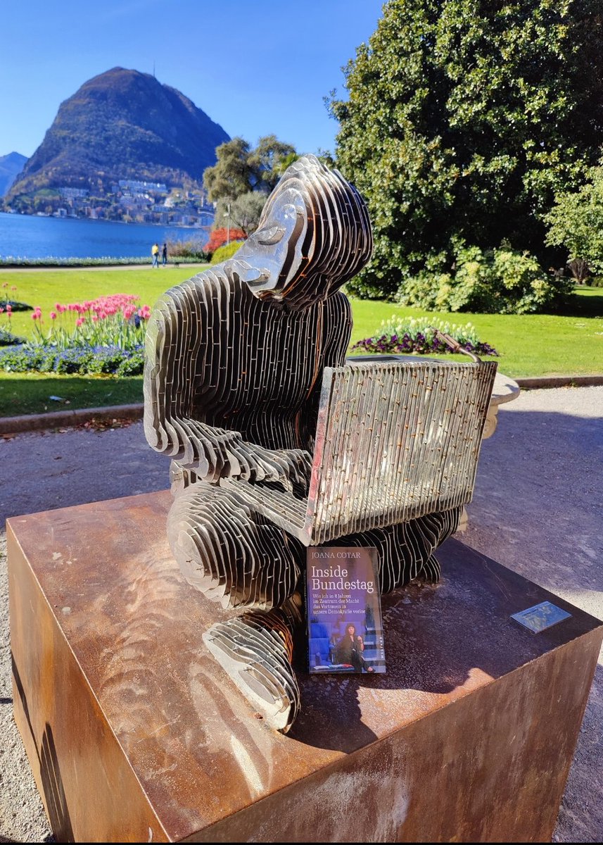 Dur4BTC's tweet photo. Gemütlicher Ort für eine gemütliche Lektüre 🌞 - vorhin Vater zu Kind: "schau eine Home Office Statue!" 😂 #happyplace #Bitcoin @JoanaCotar https://t.co/UB5fsEpj2O
