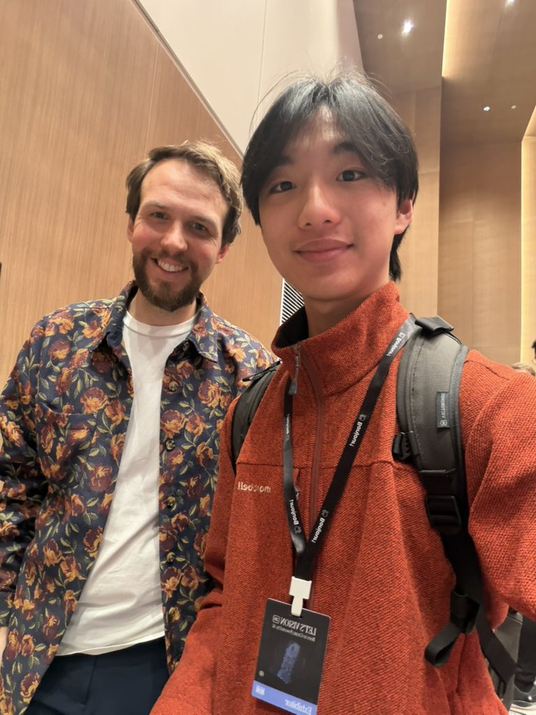 ZigaoW's tweet photo. Met @klemensstrasser at @letsvisionos 2026 today. Indie dev from Austria, Apple Design Award winner for accessibility. His talk changed how I think about building apps.

Wrote up what I learned: https://t.co/grlO25QS11 https://t.co/Di289barsF