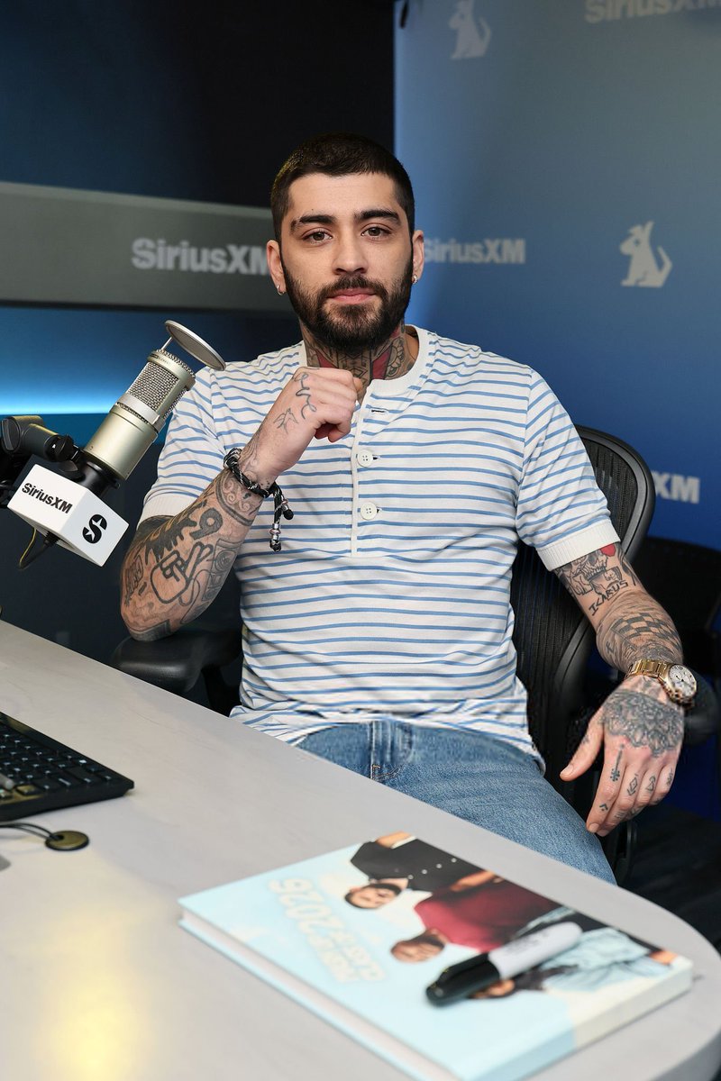 Zayn France tweet media