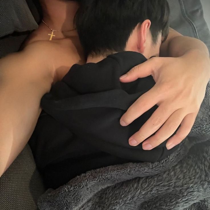 ♱ s. hollander ╱ #24 tweet media