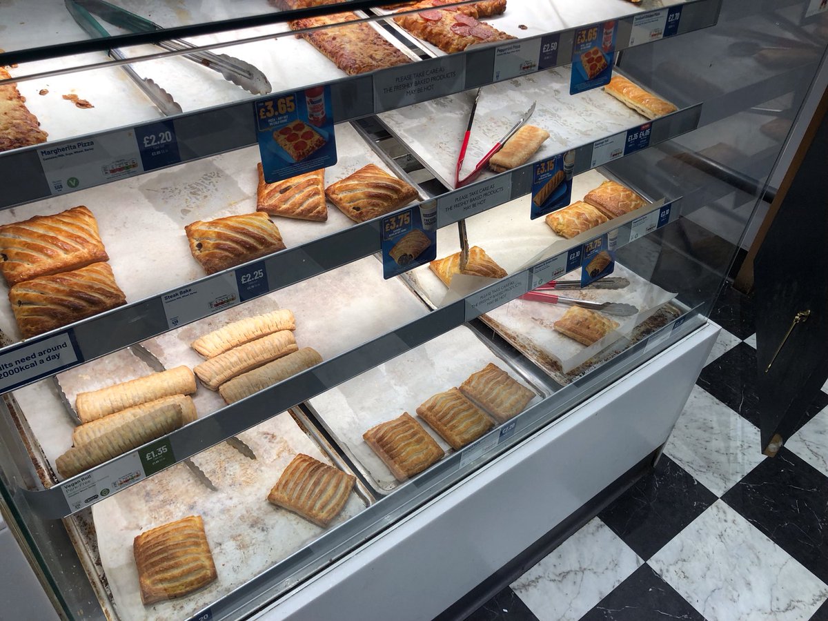 Victoria Roman 👁️🌂 Densetsu.EXE tweet media