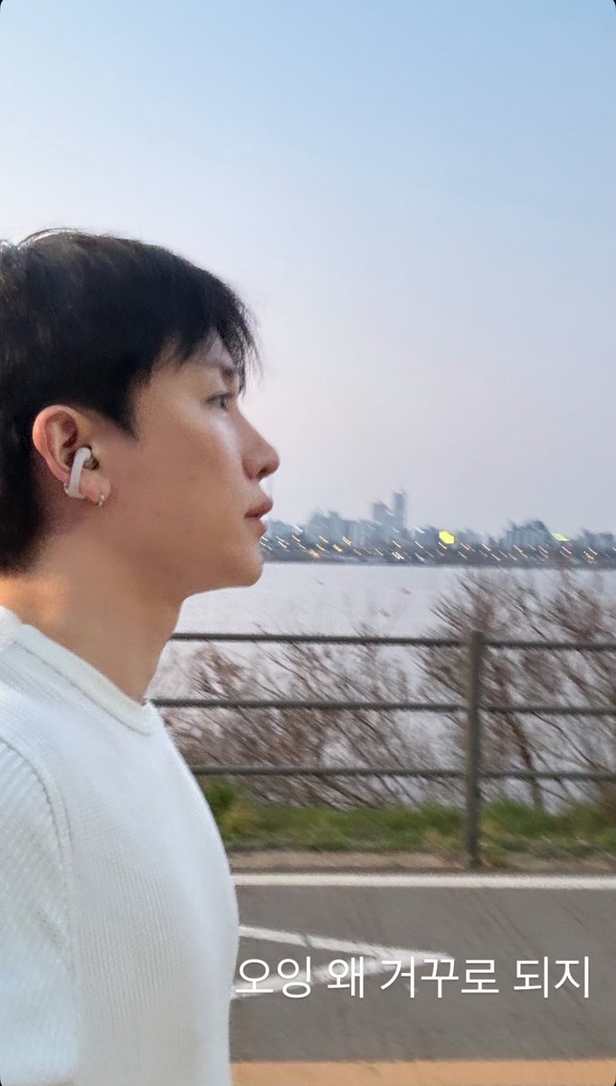 병주 옆선 진짜 예뻐😌