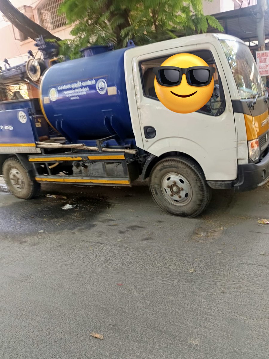 TennysonStephe6's tweet photo. Look at this @CHN_Metro_Water you don't seem to give a damn. Regular parking and nuisance by your vehicles on central school road Gill nagar ward 109. Have you instructed them to park wherever they wish to? Shouldn't they be at their depot? @ https://t.co/rIqR0f119v