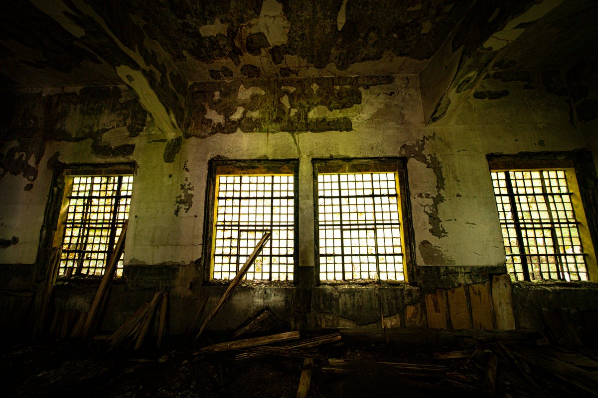 komamasa's tweet image. 森に囲まれた廃発電所
＃Urbex　＃abandoned #廃墟