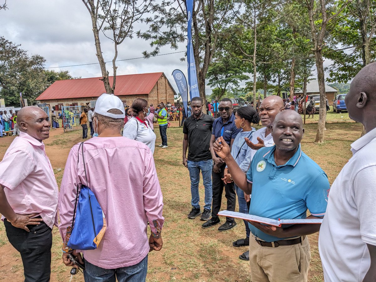 Rotaract Club of Lake Victoria tweet media