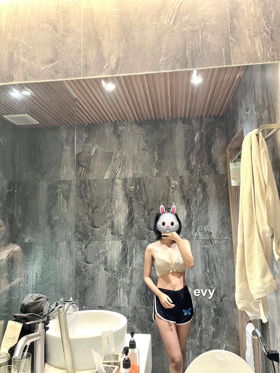 Evy ❤️ tweet media