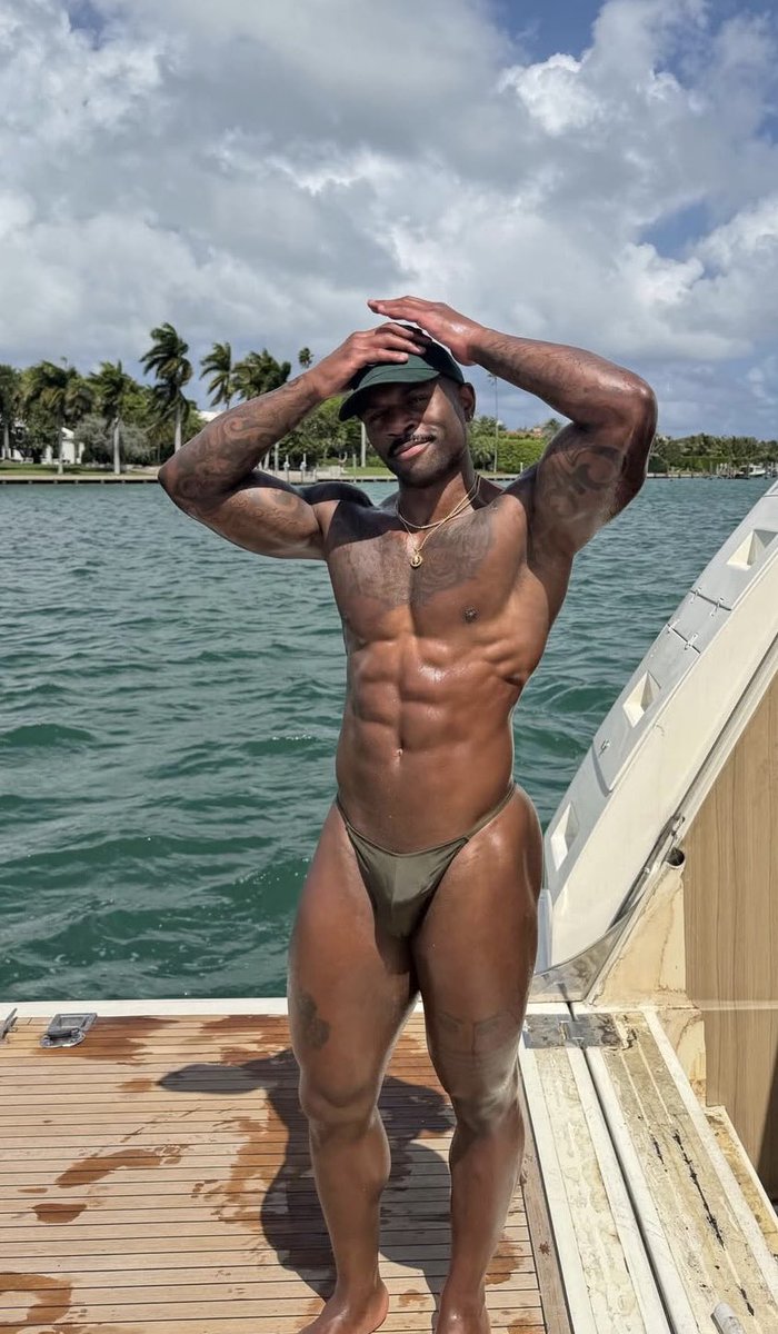 Big Nifer 🥒 tweet media