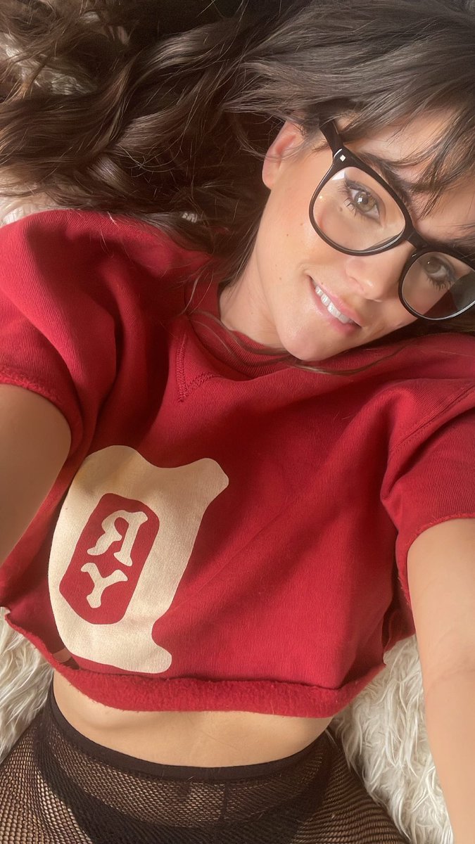 Leah Ray Extra tweet media