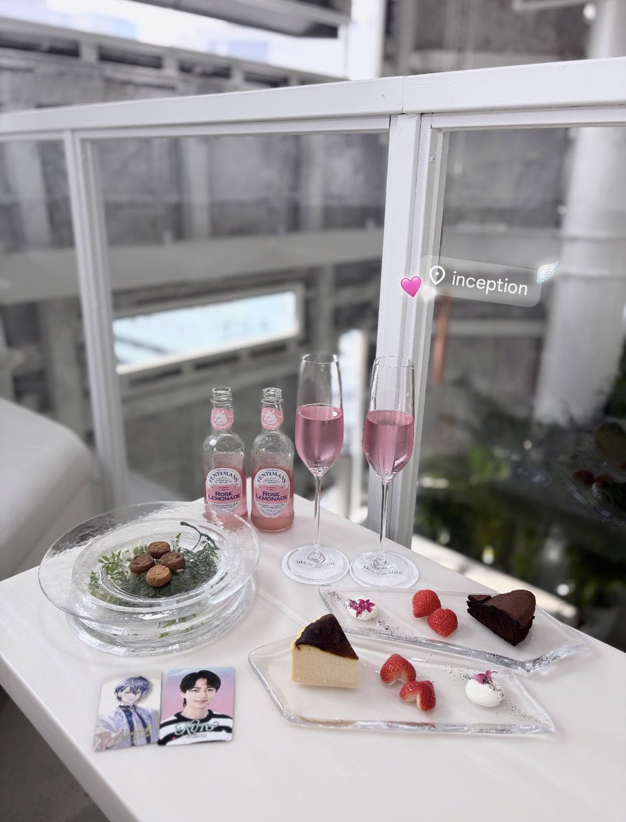 ❄️🍒 tweet media