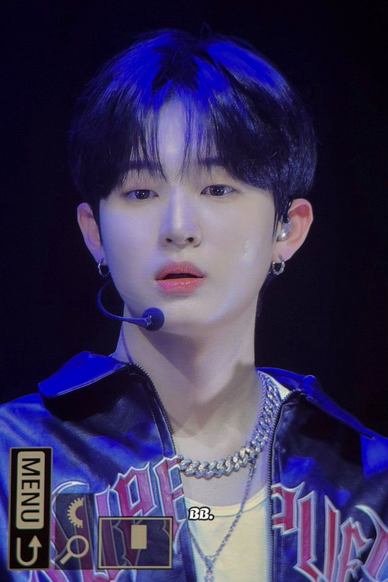 𝐁𝐁. tweet media