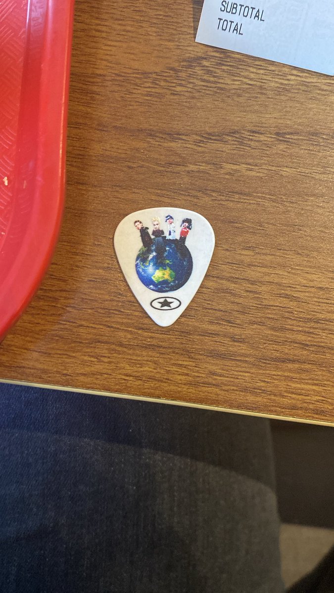 sebnem SAW 5SOS⭐️ tweet media