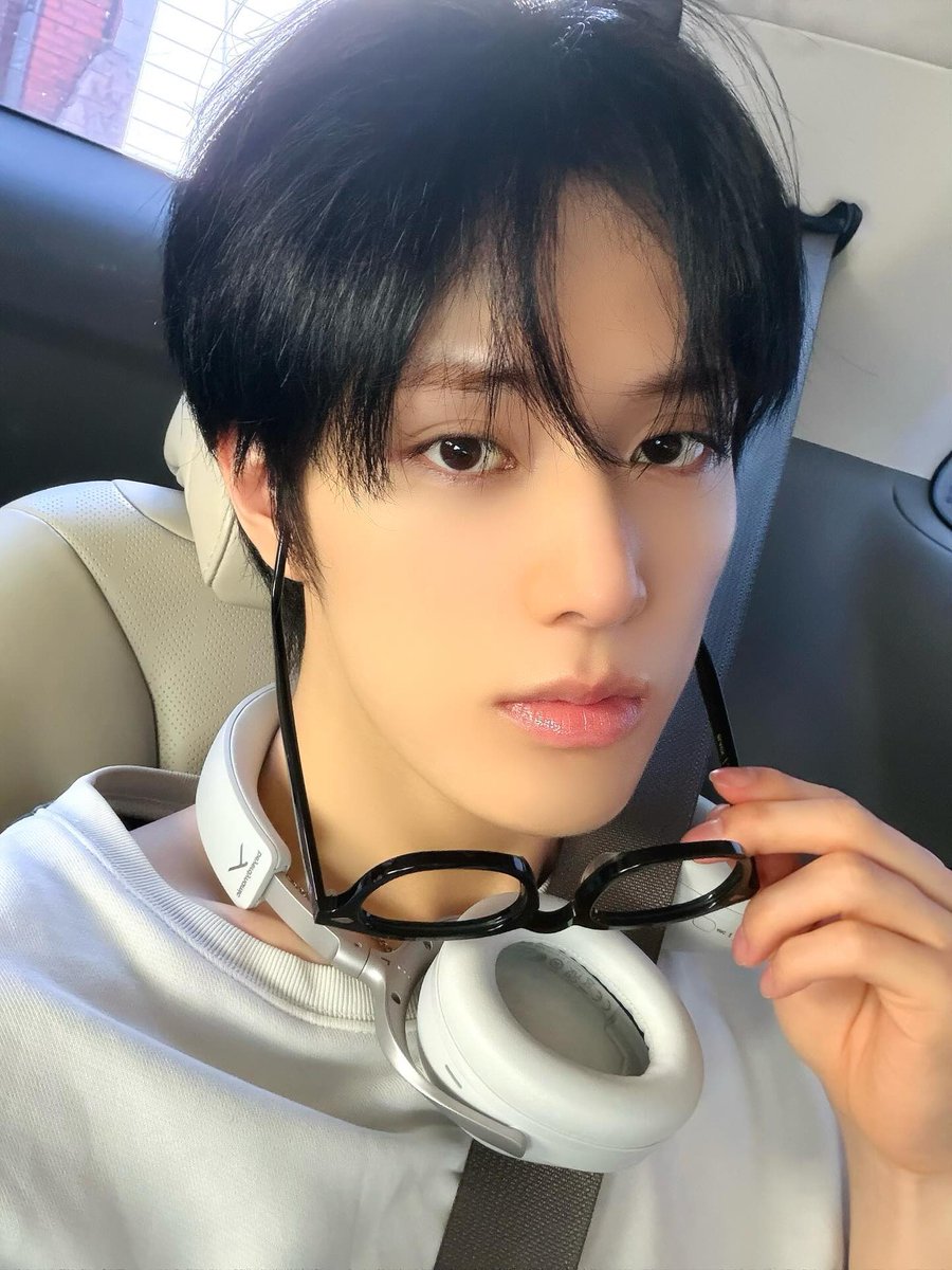 jinsikhxx's tweet photo. 진식이 개존잘 https://t.co/7m2cNULzpu