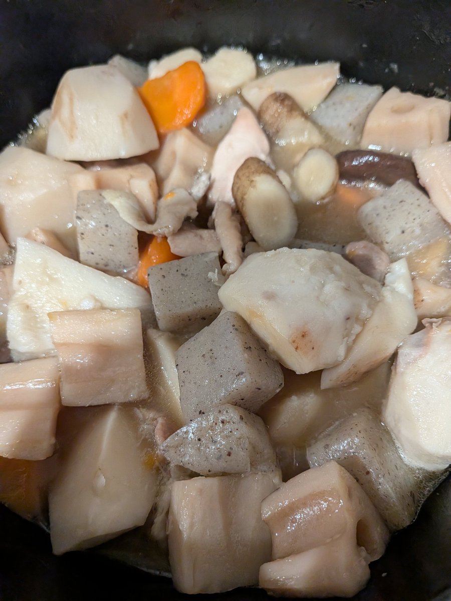 スットロンボリ tweet media