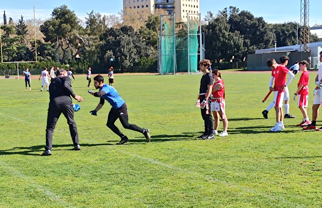 FCFAtwi's tweet image. 📢 En marxa el #ClínicFCFA2026🏈‼
🔛 Les Pistes d'Atletisme de  #Granollers acullen la primera sessió del dia, dedicada al #FutbolFlag!!

#FCFA #FutbolAmericà #americanfootball #flagfootball @larcadacamps @esportcat @UFECcat @granollers