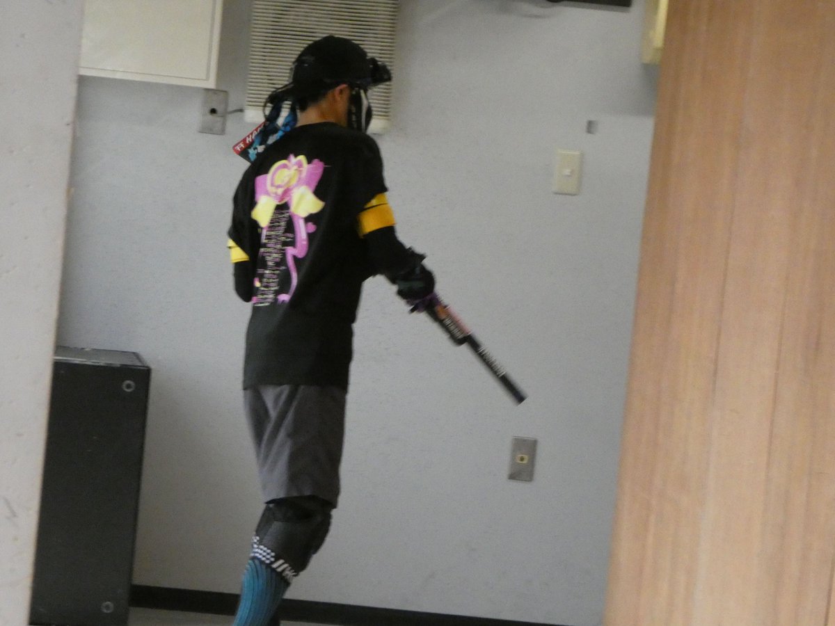souzaki_Stblue's tweet photo. オタクくん今日3~5年ぶり(フリーゲーム換算なのか最後に来たのいつ換算かで話が変わる)の #HEXERA に行ってきたよ
レイアウト変わりすぎててスタート位置迷子になってました

VSR1本のみの修行僧でやり切りました
最初黄色だったけど途中から赤になって
今日初サバゲの子と一緒にフラゲできたの嬉しみ https://t.co/3OHIltYRoi