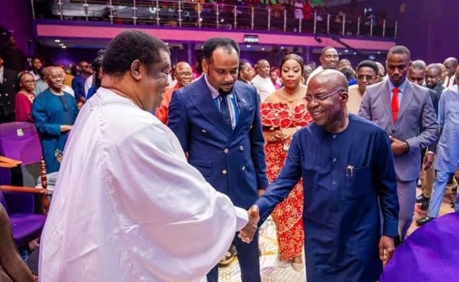 ultimate4senate's tweet photo. Amb Osita Offor Commends Gov. Alex Otti for Honouring Rev. Dr Uma Ukpai
 Dr Osita Offor, fondly known as “De Ultimate Commander” and Ikenga Gburugburu of Ohafia Ancient Kingdom, has commended Abia State Governor, Dr Alex Otti OFR, for granting a state burial to Rev. Dr Uma Ukpai https://t.co/w0yYz1zddz