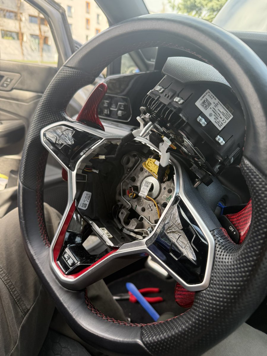 Dee™️ tweet media