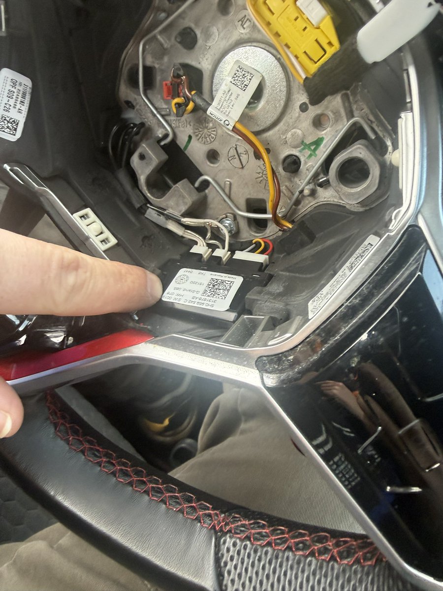 Dee™️ tweet media