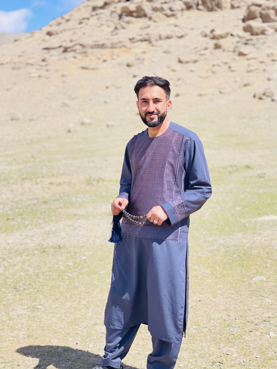 itz_turab18's tweet photo. په تا د نجونو محفل تود وي 
په لیوانې یار دې حجرې ابادې دینه
#غزنی #وطن #مینه #ښکلا https://t.co/qw3FdzdF40