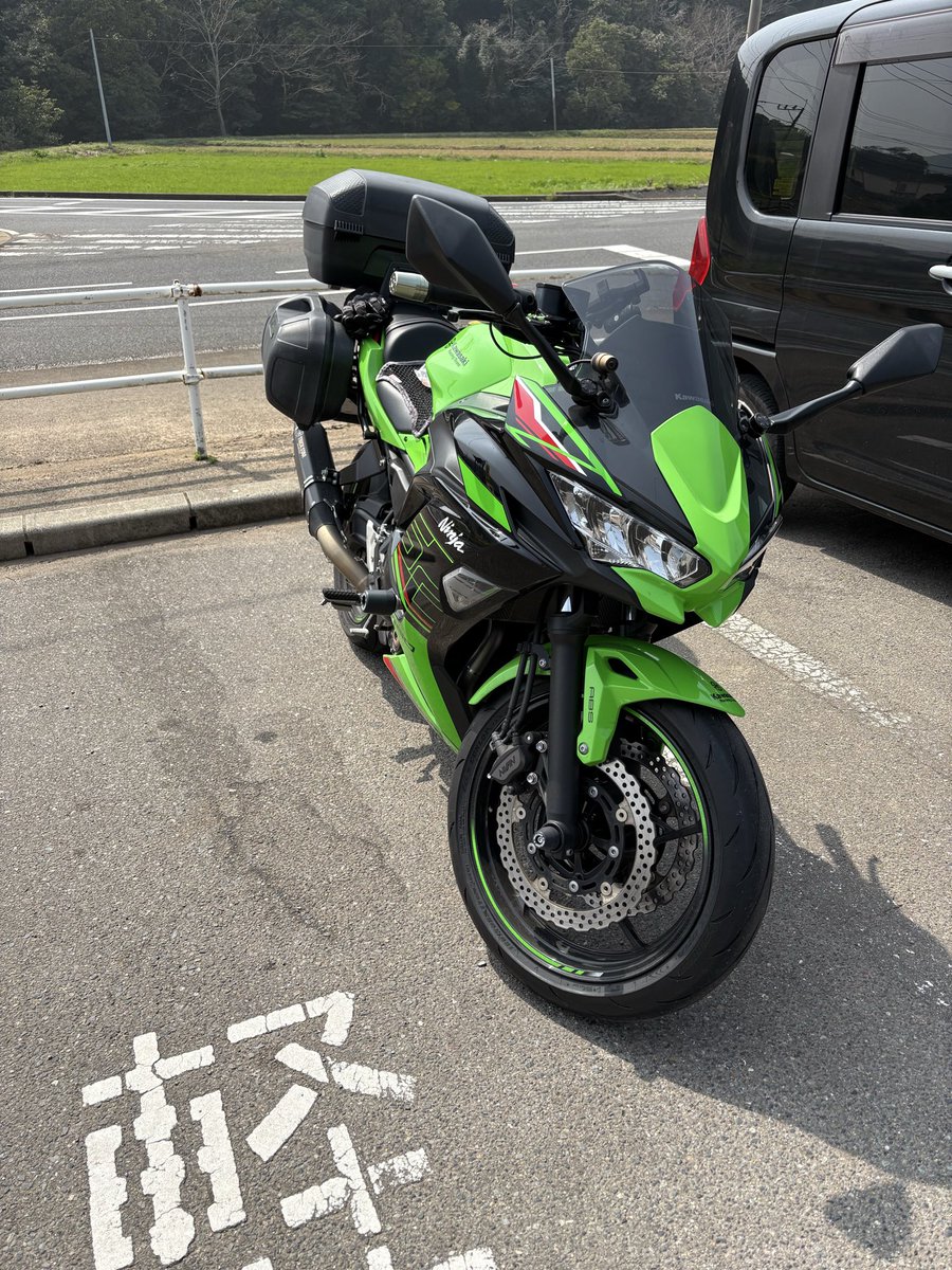 dora_cat94's tweet photo. 車検明けプチツーリング！
平戸市の宮ノ浦に行ってきました〜😆

言い方アレですが何も無かった（笑）
でも、道は良くバイクを楽しめた❗️

平戸大橋のところにライダーズカフェがあったけど悩んでいるうちに通り過ぎた🤣

これからはモトブロガーの人達みたいにそういった店に入っていきたい🤗 https://t.co/LXpxD0BZ3B