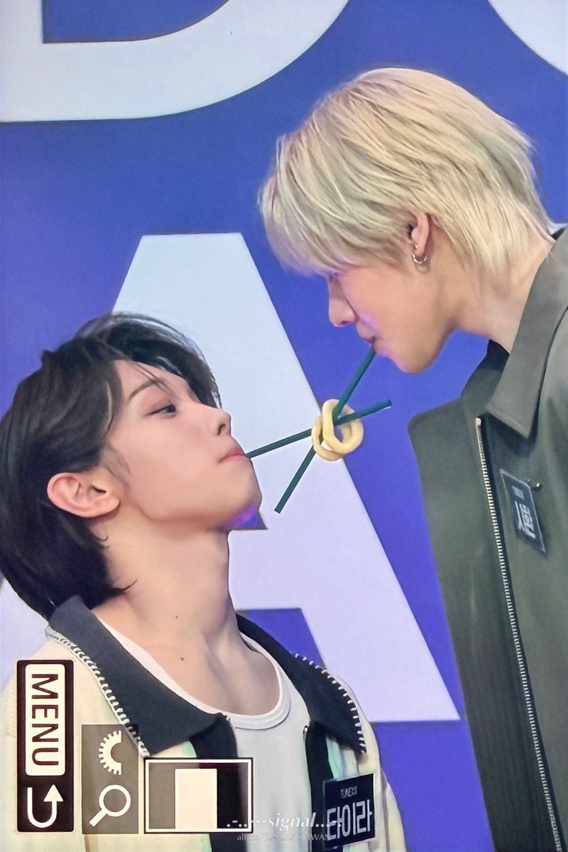 𝘴𝘪𝘨𝘯𝘢𝘭 tweet media