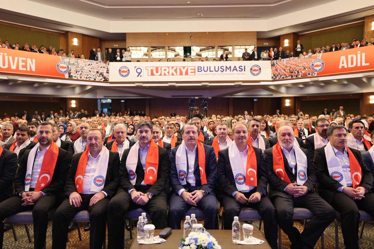 huseyinozturk_1's tweet photo. ‘Güçlü Memur, Güçlü Türkiye’ idealiyle mücadele eden, emeğin, adaletin ve kardeşliğin adresi Memur-Sen olarak; 9. Türkiye Buluşmamızı ülkemizin dört bir yanından gelen teşkilatımızın öncü kadrolarıyla 
coşkuyla gerçekleştiriyoruz.

#GüçlüMemurGüçlüTürkiye
#TürkiyeBuluşması https://t.co/MTrlKwbxCu