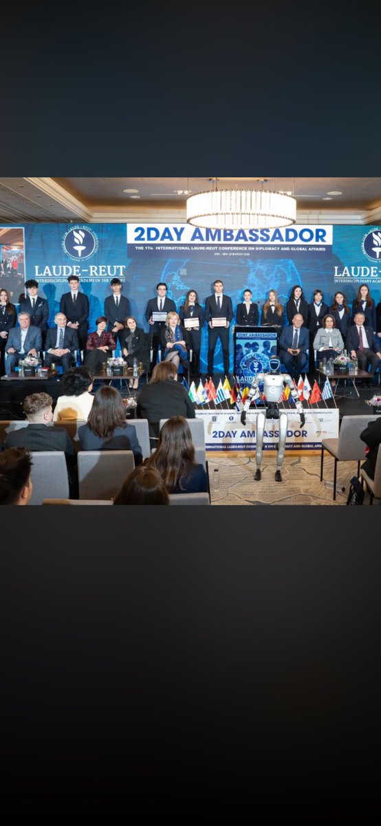 Lazar Comanescu tweet media