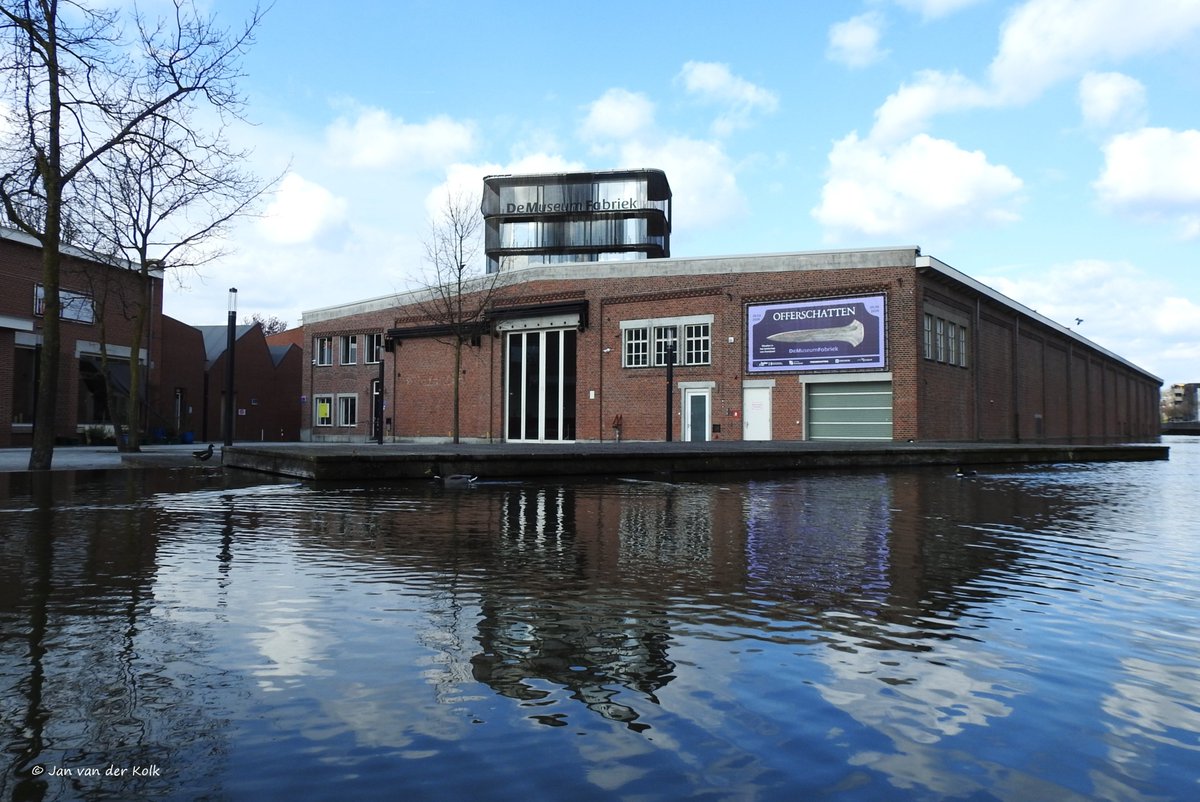 BekiekTwente's tweet photo. Nu te zien in De MuseumFabriek: 'Offerschatten'
Met veel zeer bijzondere Twentse archeologische vondsten, o.a. Goudschat van #Hezingen en Mens van #Mander. Komt dat zien!
#Enschede #Twente #BekiekTwente https://t.co/XFkMvwFtAK