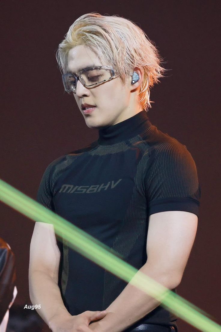 claire saw svt 🐈‍⬛🎀 tweet media