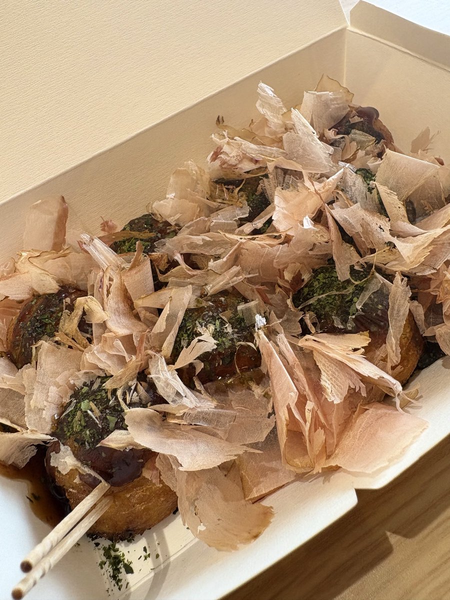 satoshiraumi's tweet photo. 行事保険入りました✒️
フードバンクかまくら様からクッキー🍪
会場でお配りできます‼️
琵琶湖はやっぱり大きかった⛵️
近江抹茶団子のお土産かったし🍡
さっそくたこ焼きも食べた🐙
明日ご参加くださる方まだまだ募集中ですよ🏐
fullsatoboccia@gmail.com
こちらにメールしてくださいませ✉️

#ボッチャ https://t.co/qgI5D8aKGO