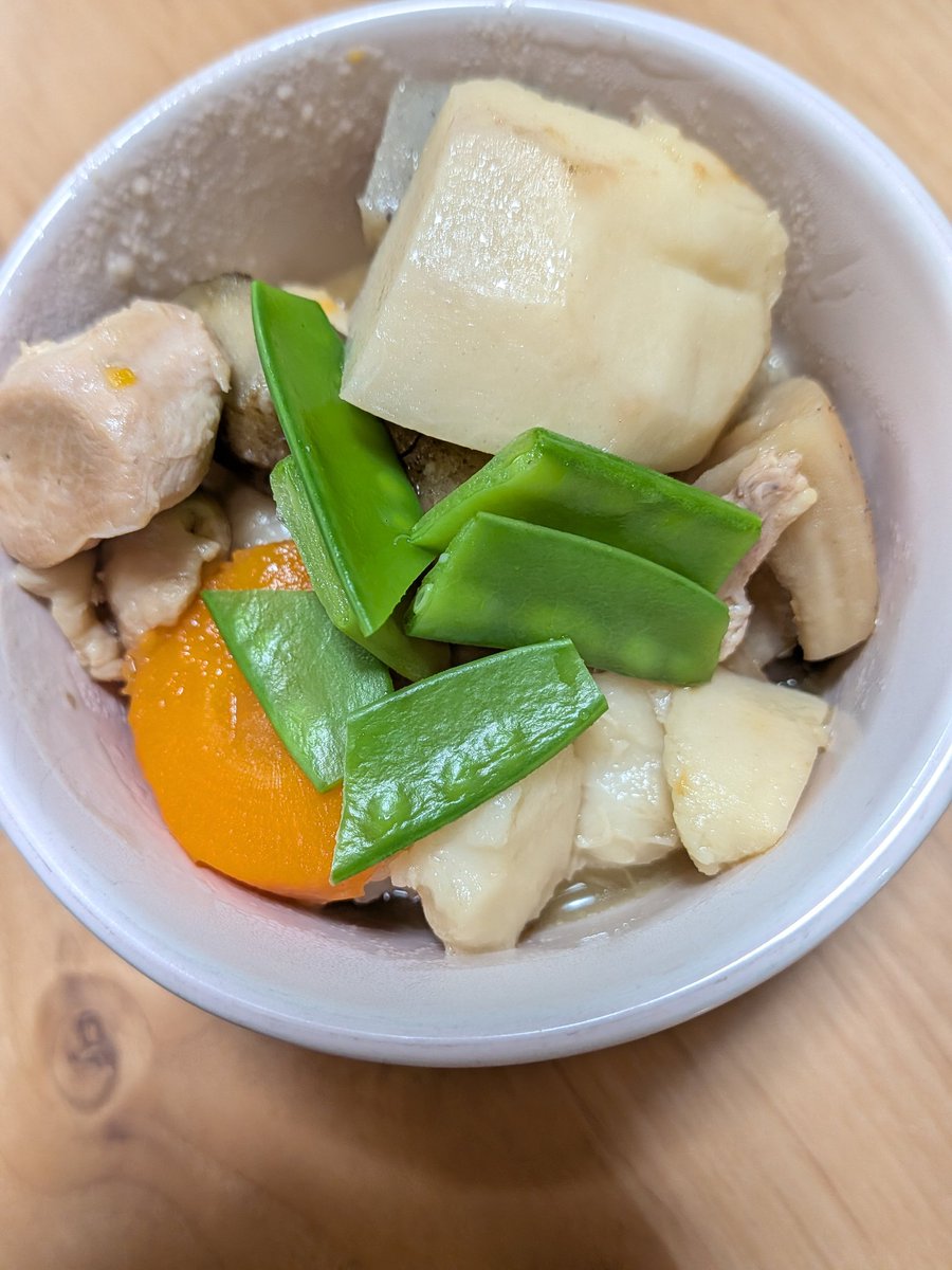 スットロンボリ tweet media