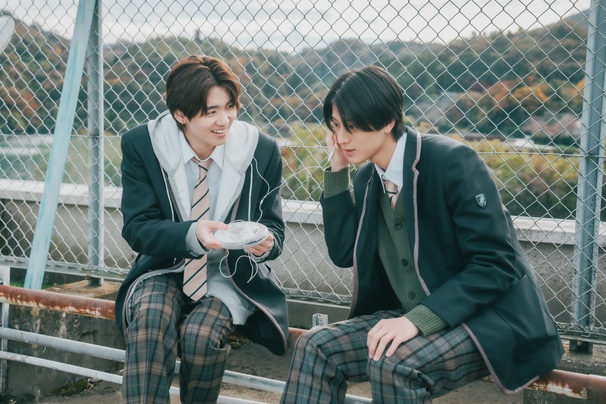 ✩˖°⌖.꙳✩˖°⌖.꙳✩
#コントラスト
オフショット📸
✩˖°⌖.꙳✩˖°⌖.꙳✩

めっちゃ絡まってたイヤホンを2人で💿🎶🩵🧡

感想は「#ドラマコントラスト」を付けて投稿してね❣️

* ┈┈┈┈┈┈**
#FOD で全8話一挙配信中！
1〜3話無料配信
fod.fujitv.co.jp/title/30hw/
** ┈┈┈┈┈┈**

#井内悠陽