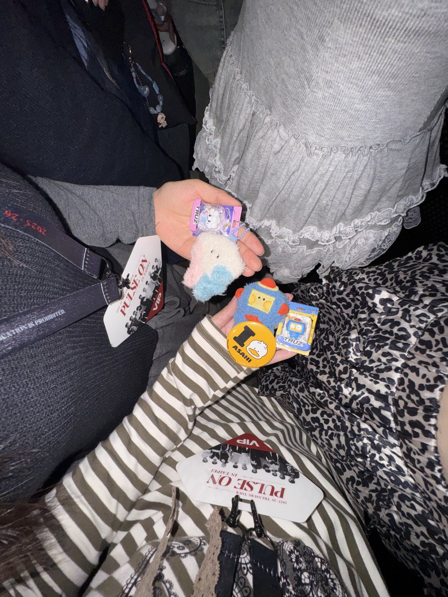 체리.. tweet media