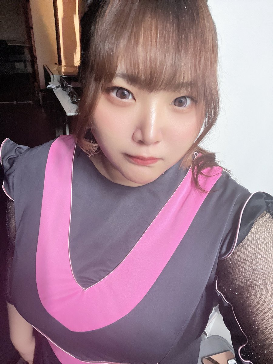 ひかり👾💡唐揚げ1000個食べる人 tweet media