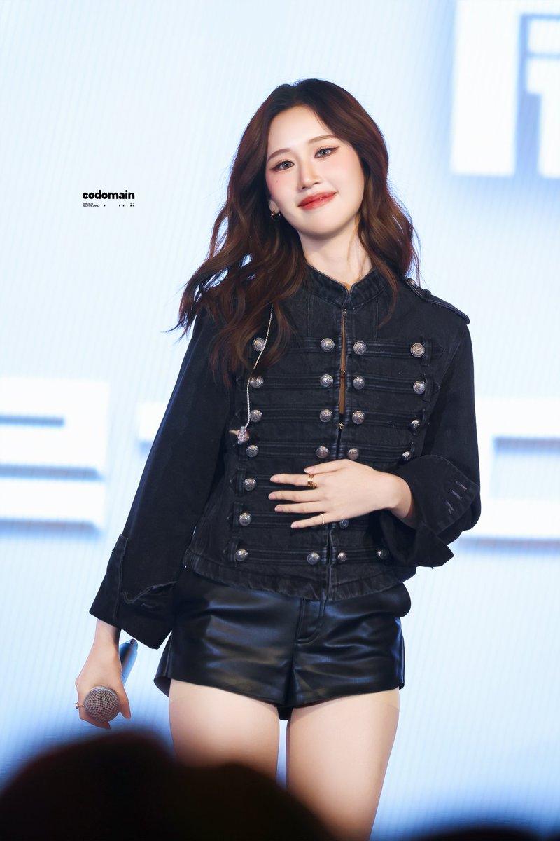 codomain·叶芷妤 tweet media