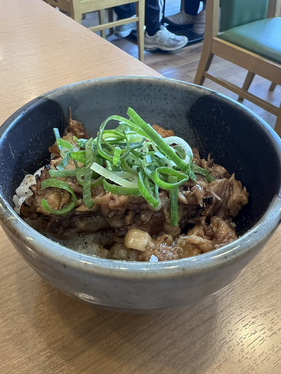 なりやん tweet media