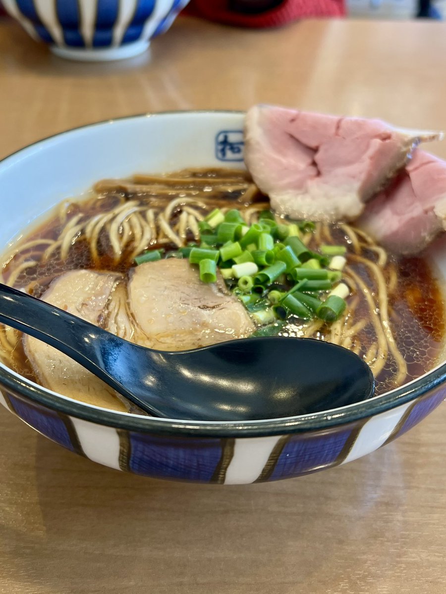 なりやん tweet media