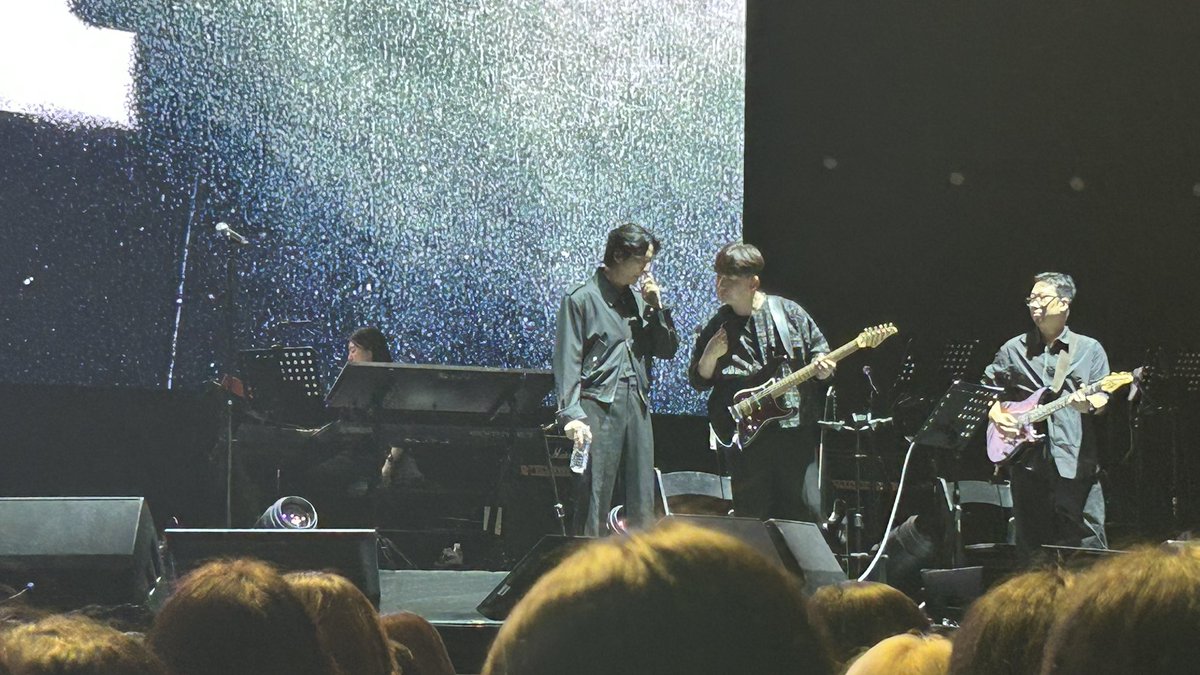 네이비 tweet media