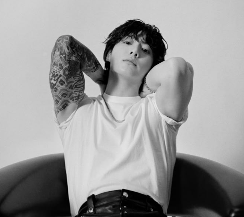 About Music tweet media