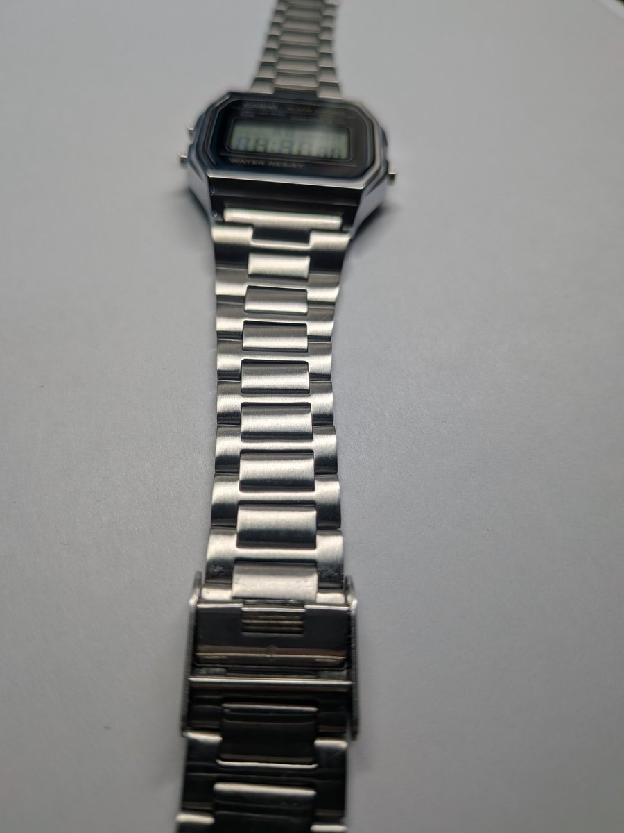 腕時計からアイデンティティが見える tweet media