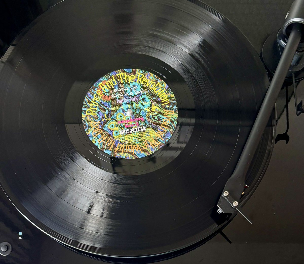 purplefunker's tweet image. 🔥Prince • Around The World In A Day🔥

1985 Album
2025 EU Vinyl Pressing
Remastered Expanded 3LP
Silver Foil Printed Gatefold Sleeve 

#NowPlaying 
#Prince #ATWIAD #Vinyl
#AroundTheWorldInADay
#Prince4Ever #VinylAddict