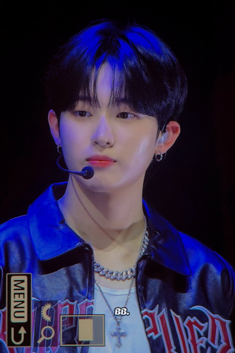 𝐁𝐁. tweet media