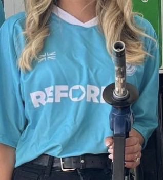 AlexanderB tweet media