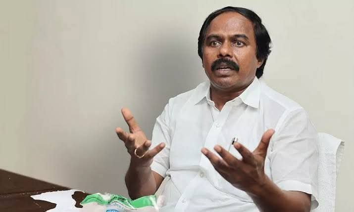 கடைசியில் எனக்கே பால் ஊத்தீட்டங்க 🤣🤣🤣
