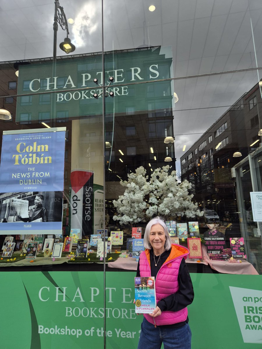 chaptersbooks's tweet photo. The wonderful Sheila O'Flanagan was in Friday signing Secrets Between Friends - her brand-new novel already flying off the shelves. 3 women, gorgeous locations, all the emotional intelligence you'd expect from a most beloved storyteller - my w'end is sorted! @HachetteIre #APIBA https://t.co/kEs57FNl95