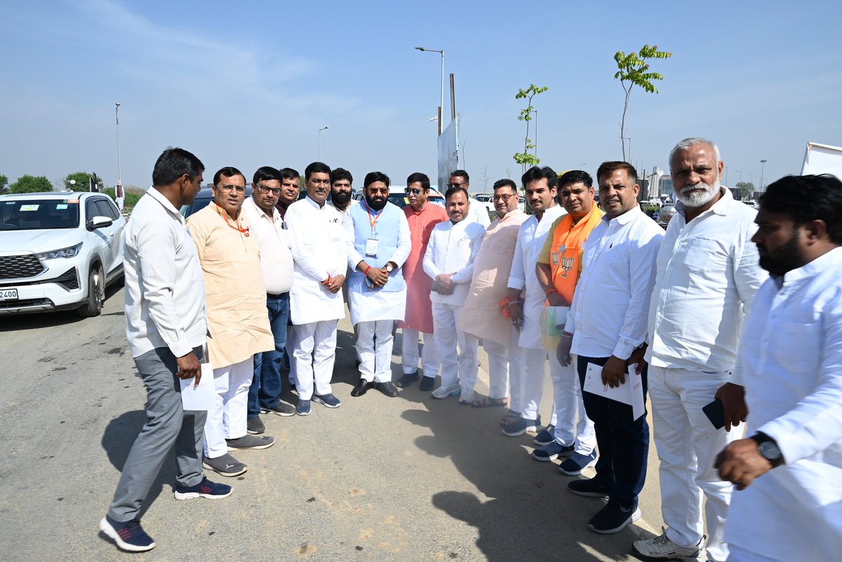 Lakshmirajbjp's tweet image. आज विश्व के सर्वाधिक लोकप्रिय नेता, देश के यशस्वी प्रधानमंत्री #Narendra_Modi जी द्वारा #Noida_International_Airport, जेवर के भव्य उद्घाटन समारोह में सम्मिलित होने का सौभाग्य प्राप्त हुआ।

 #नोएडा_अंतरराष्ट्रीय_एयरपोर्ट #noida_international_airport #जेवर_चलो #JevarAirport #BJP4