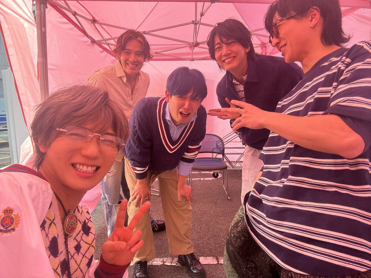 kentarooodayooo's tweet photo. 時系列萩谷のくしゃみ。 https://t.co/H2eR4RmDg7