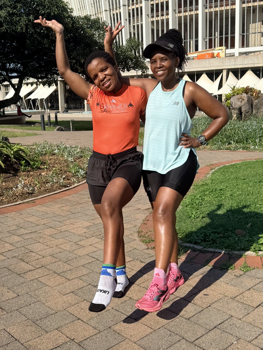 Dr Akhona tweet media