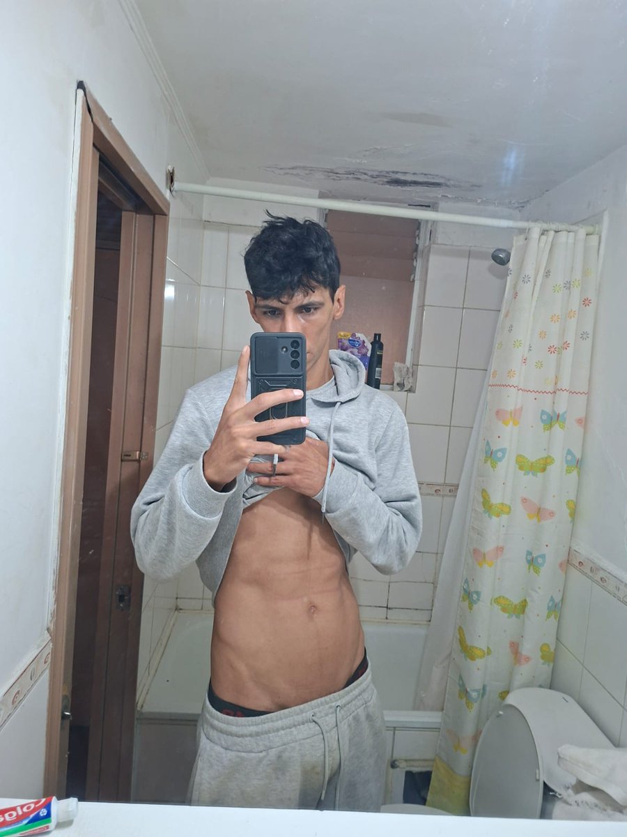 Alex tweet media