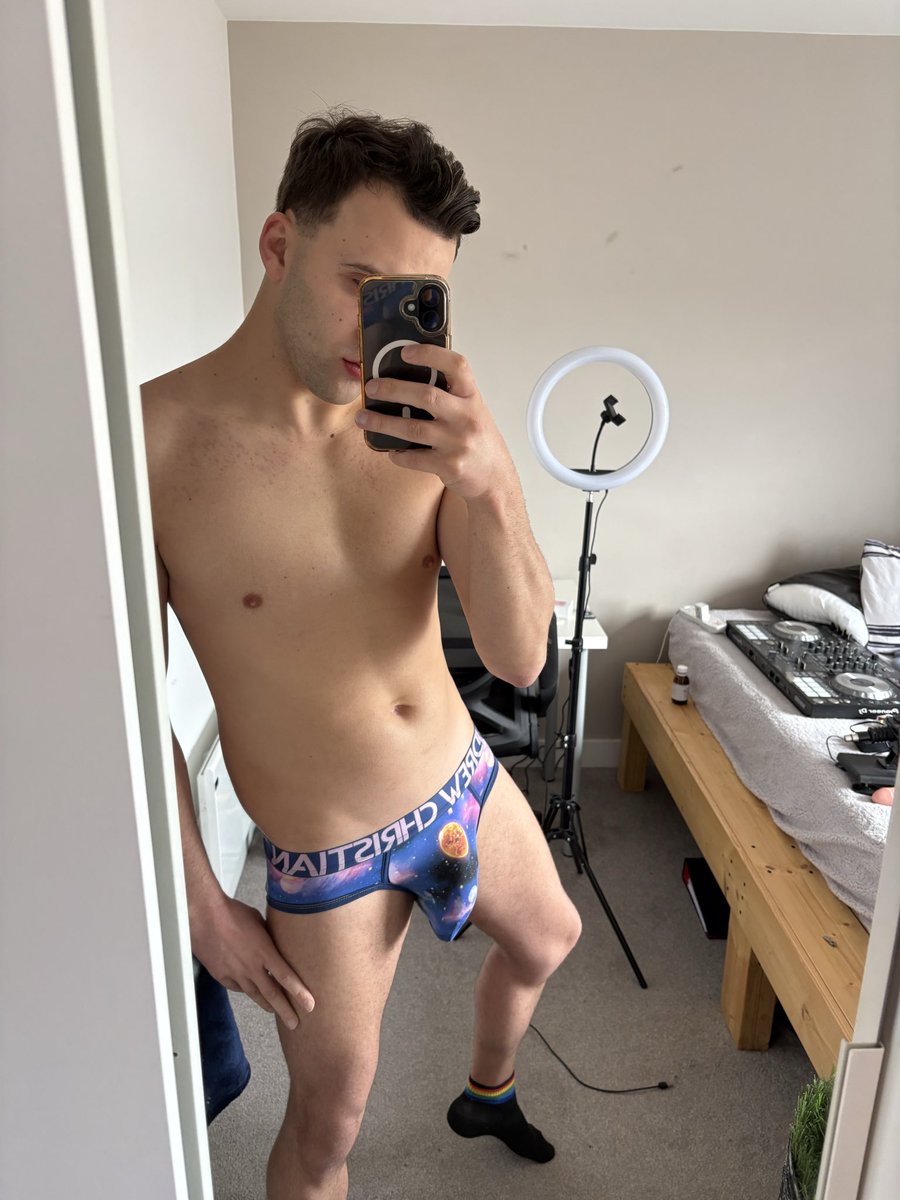 Chris tweet media